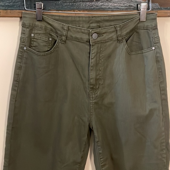 Thursdays Army Green Raw Edge Capri Cropped Jean Pants Size Large - Picture 3 of 15